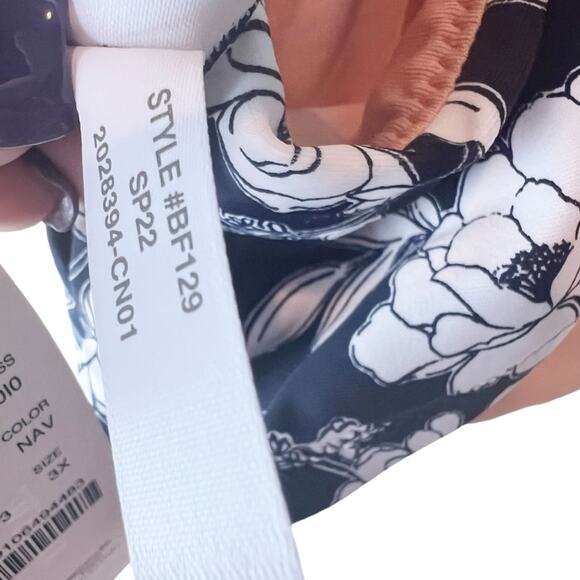 J. Crew Square‎ Neck Wide Strap Bikini Top In Magnolia Floral Navy Size 3X NWT - Picture 5 of 8